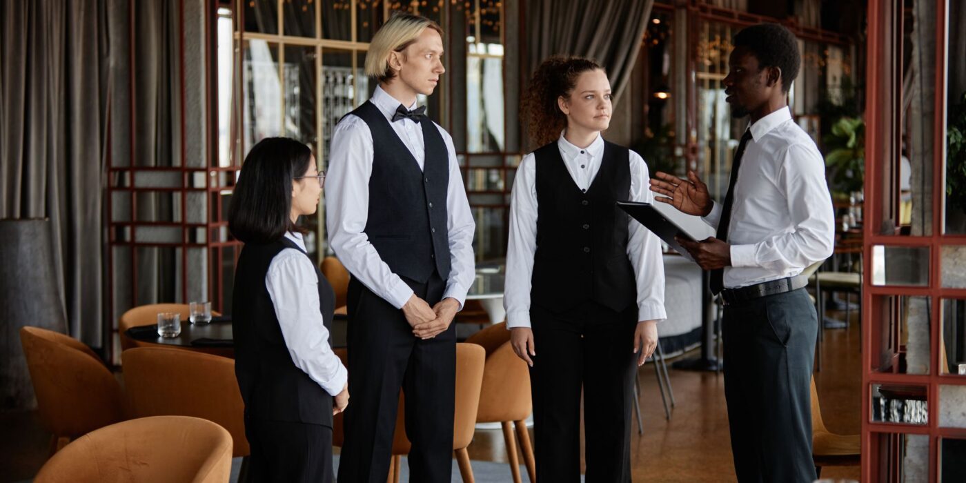 đồng phục phục vụ