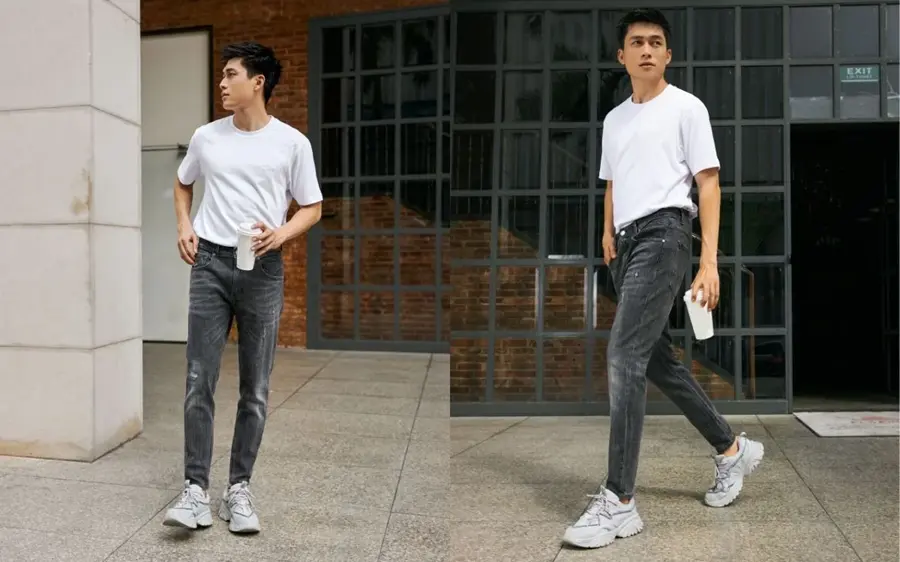 Phối áo thun cổ tròn với Quần jean