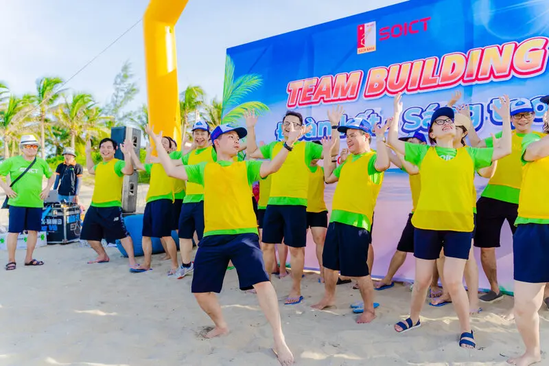 Áo thun teambuilding giúp không khí thoải mái hơn