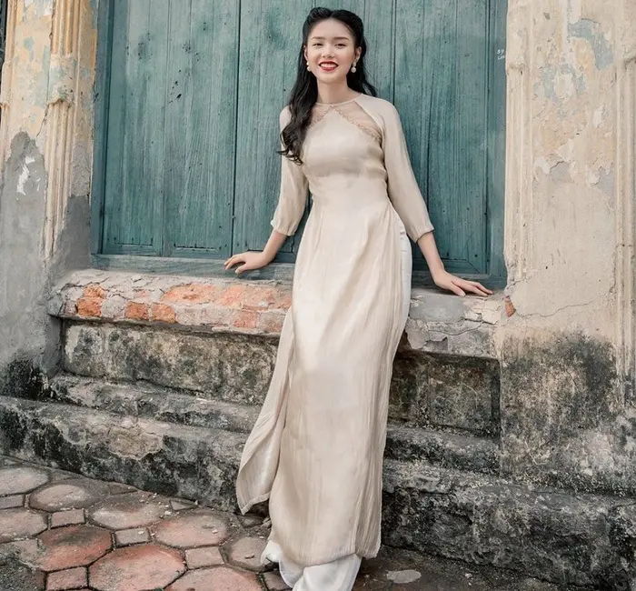 Áo dài cổ thuyền