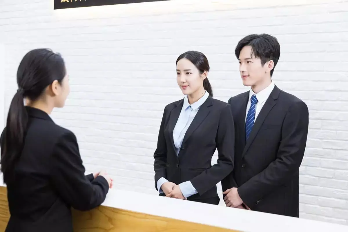 Đồng phục đẹp hiện đại, đơn giản dành cho nhân viên khách sạn