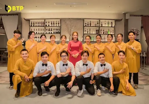 đồng phục nhân viên phục vụ nhà hàng