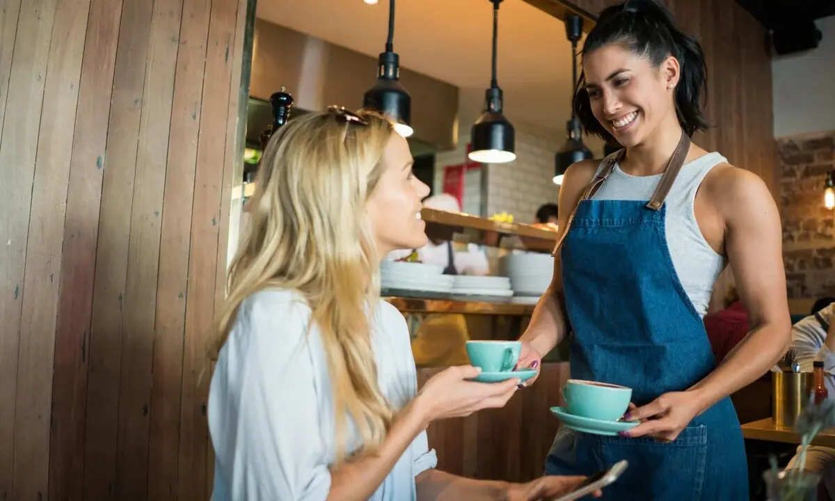 Đồng phục phục vụ quán cà phê