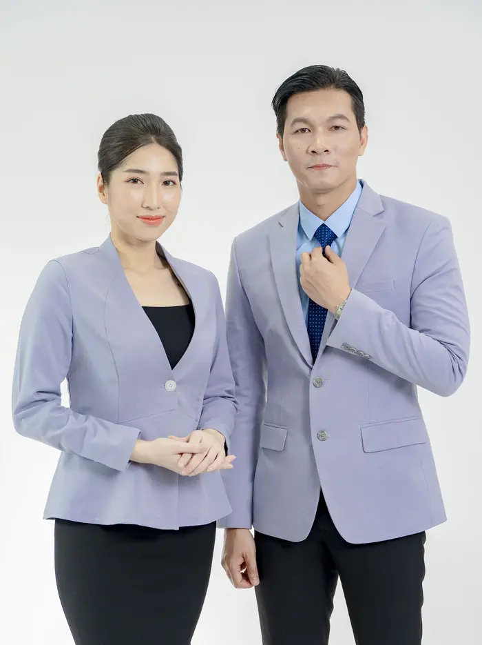 Chọn lựa màu sắc đồng phục quản lý