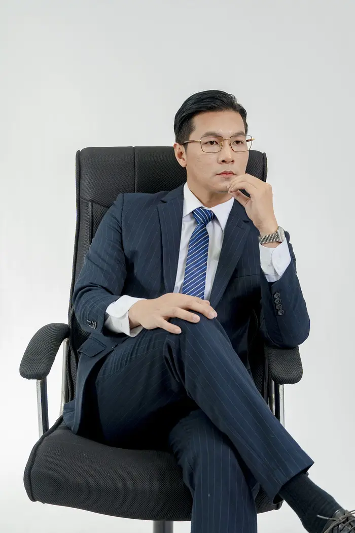 chọn lựa chất liệu vải may đồng phục vest nam