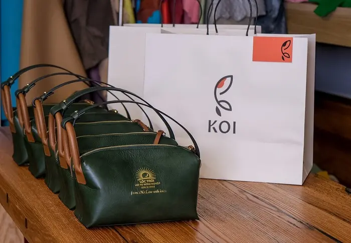 Túi quà tặng đồng phục là gì